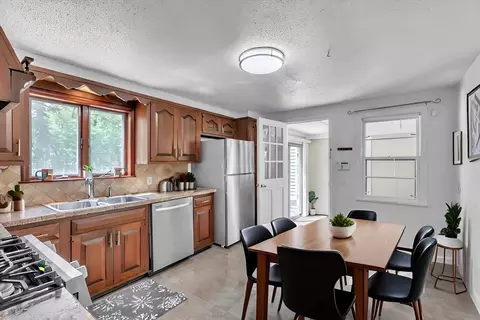 49 Jean Dr, Springfield, MA 01104 photo 9