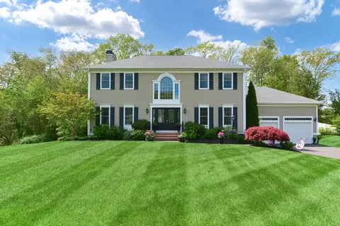 84 Rodney Lecours Dr, North Attleboro, MA 02760