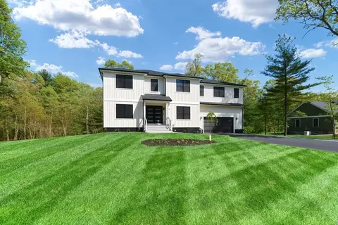 63 School St, Plainville, MA 02762