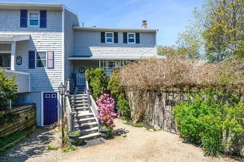 8 I St #2, Newburyport, MA 01950