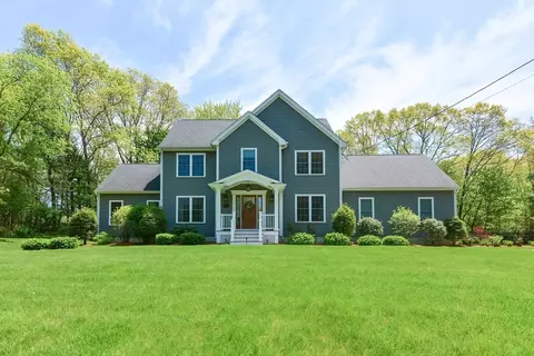 34 Longfellow Dr, Franklin, MA 02038