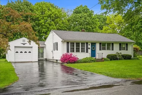 52 Park St, Oxford, MA 01540
