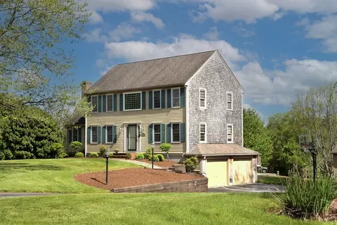 90 Old Farm Rd, Bridgewater, MA 02324