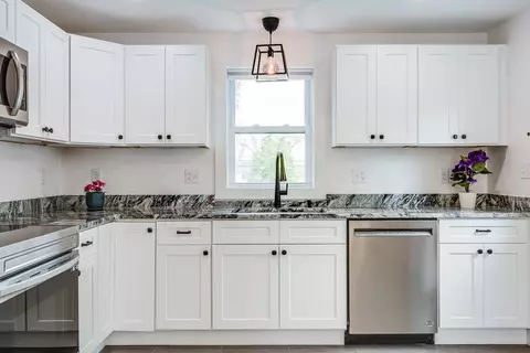 12 Tyler Dr, Sandwich, MA 02563