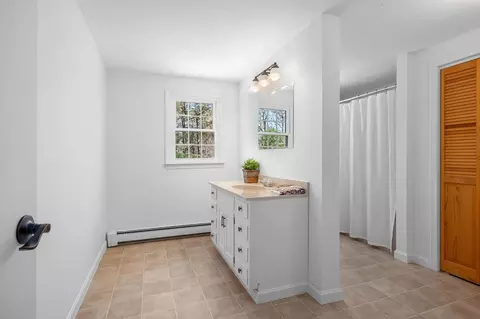 Bath - 32 Dorcas Dr, Barnstable, MA 02630 photo 4 of 4