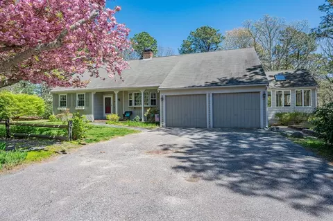 32 Dorcas Dr, Barnstable, MA 02630