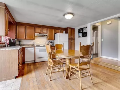 Kitchen - 337 Ash St, Reading, MA 01867 photo 3 of 3