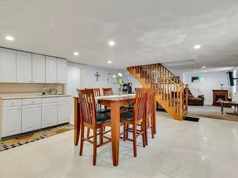 Dining - 337 Ash St, Reading, MA 01867 photo 3 of 4