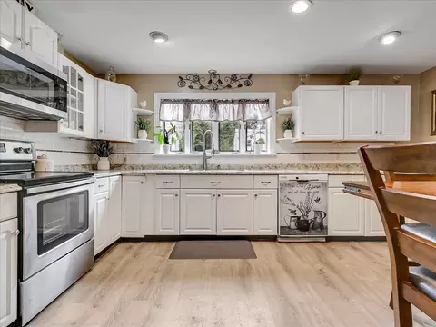 Kitchen - 337 Ash St, Reading, MA 01867 photo 1 of 3