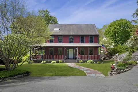 130 Beacon St, Marblehead, MA 01945