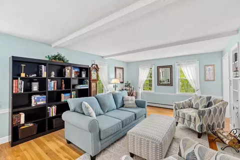 231 Everett St, Middleboro, MA 02346 photo 4
