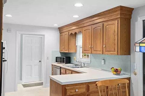 231 Everett St, Middleboro, MA 02346 photo 14