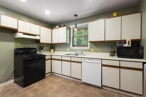 312-314 Springfield St, Chicopee, MA 01013 photo 23