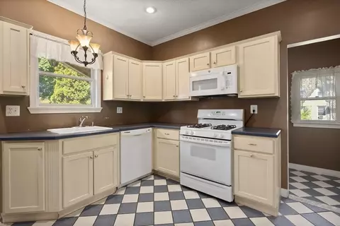 312-314 Springfield St, Chicopee, MA 01013 photo 6