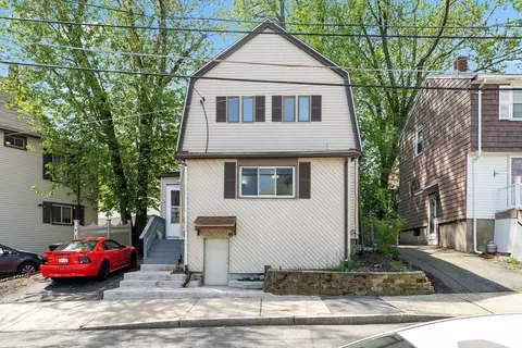 10 Elsie St, Everett, MA 02149