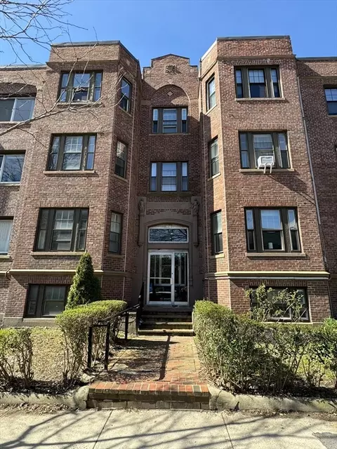 108 Washington St #12, Boston, MA 02135
