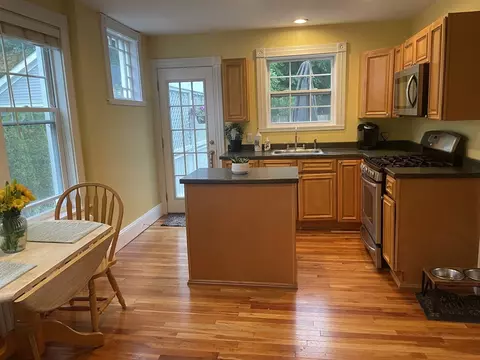 6 Walnut Ave, Beverly, MA 01915 photo 4
