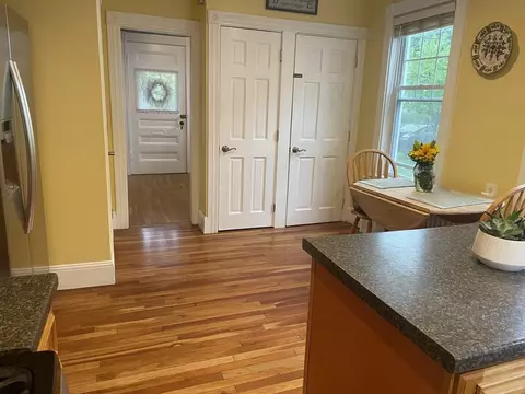 6 Walnut Ave, Beverly, MA 01915 photo 3