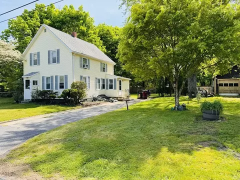 18 Woodlawn Steet, Middleboro, MA 02346