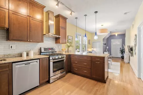 10 Campbell Park #10, Somerville, MA 02144