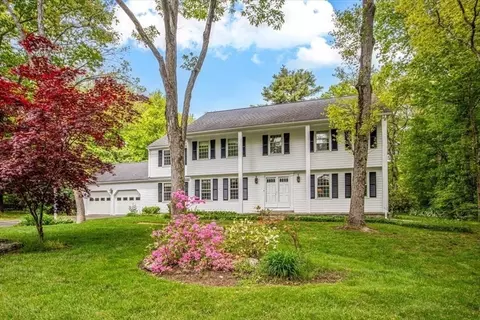11 Masconemet Ave, Norfolk, MA 02056