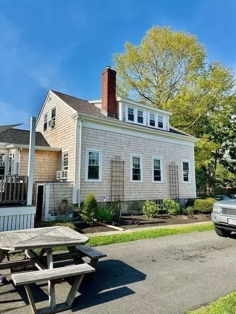 116 Chestnut St, Fairhaven, MA 02719 photo 4