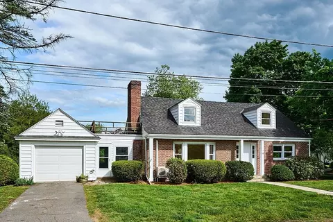 20 Francis St, Northampton, MA 01060
