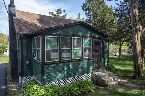 87 Howlands Ln, Kingston, MA 02364