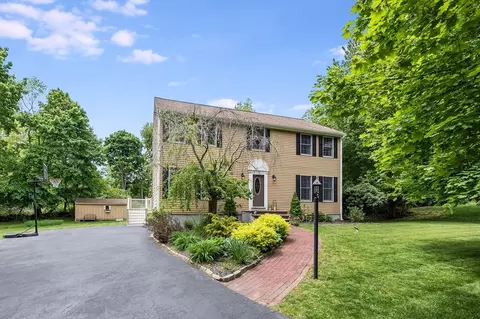 61 Barstow Dr, Braintree, MA 02184