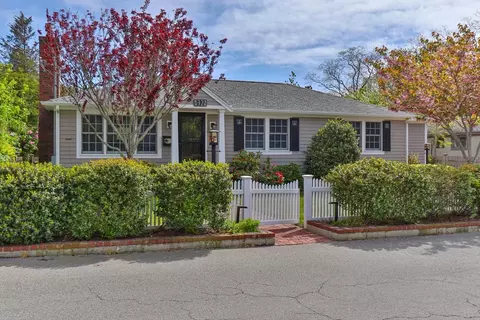 32 Court St, Provincetown, MA 02657