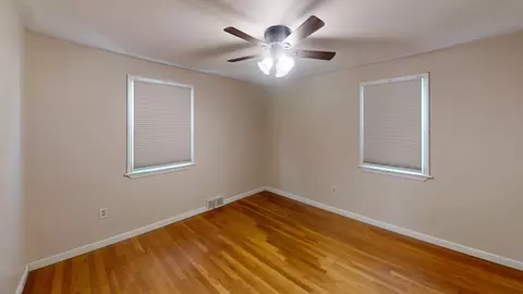 Bedroom - 17 Leland Dr, Springfield, MA 01109 photo 3 of 3