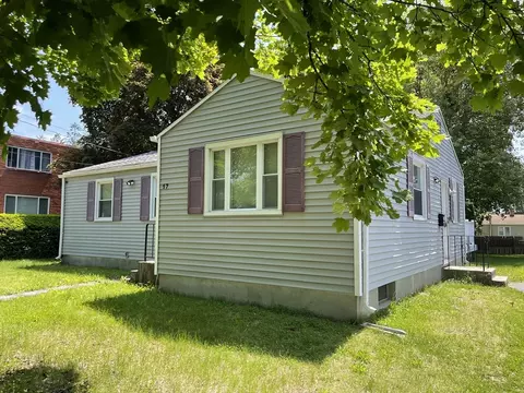 Exterior - 17 Leland Dr, Springfield, MA 01109 photo 2 of 7