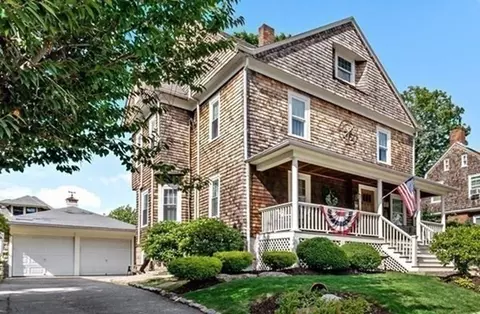 458 Weetamoe St, Fall River, MA 02720