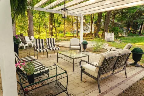 607 Salisbury St, Worcester, MA 01609 photo 6