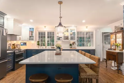 607 Salisbury St, Worcester, MA 01609 photo 8