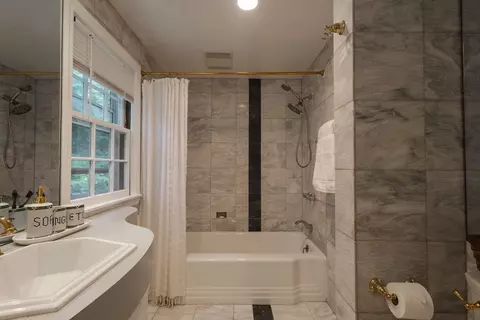 607 Salisbury St, Worcester, MA 01609 photo 22