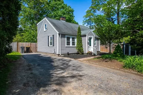 112 Salem End Rd, Framingham, MA 01702