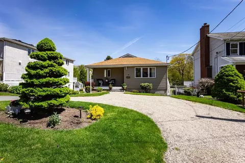 18 Connolly Ave, Swampscott, MA 01907