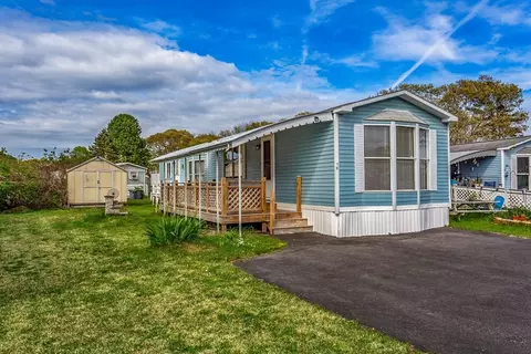 16 Joseph St, Wareham, MA 02538