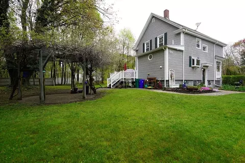 47 Davis Ave, Attleboro, MA 02703 photo 4