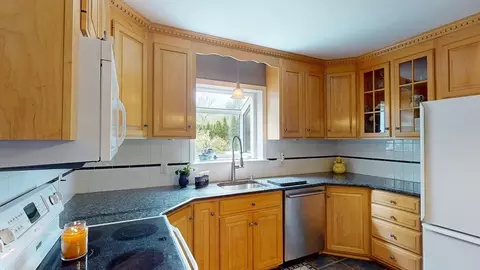 47 Davis Ave, Attleboro, MA 02703 photo 17