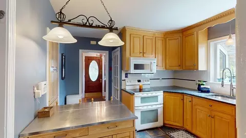 47 Davis Ave, Attleboro, MA 02703 photo 21