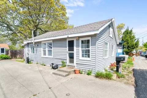 23 Barnes St # A, Wareham, MA 02571 photo 3