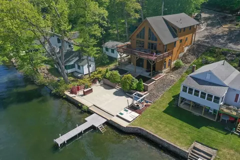 44 3rd St, Brimfield, MA 01010