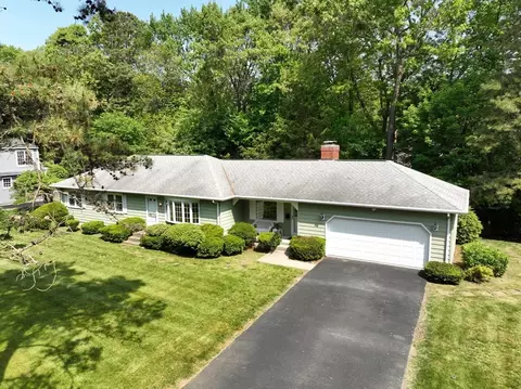 196 Coventry Ln, Longmeadow, MA 01106