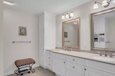 Bath - 4 Whispering Way, Stow, MA 01775 photo 3 of 5