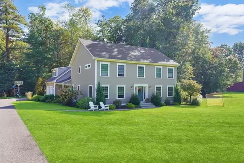 45 Sturbridge Ln, East Longmeadow, MA 01028