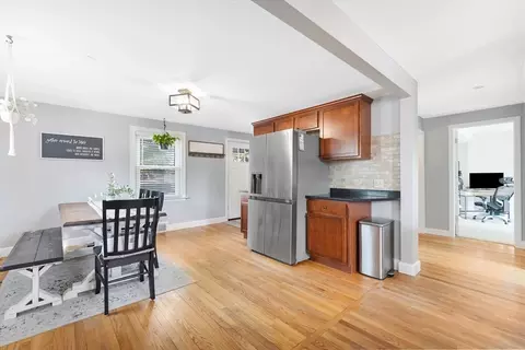 30 Corona St, Springfield, MA 01104 photo 7