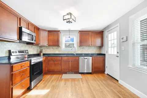 30 Corona St, Springfield, MA 01104 photo 11