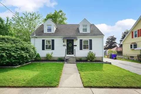 30 Corona St, Springfield, MA 01104